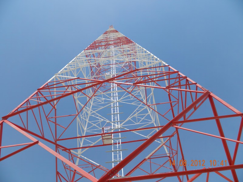 برج الاتصالات الزاوي