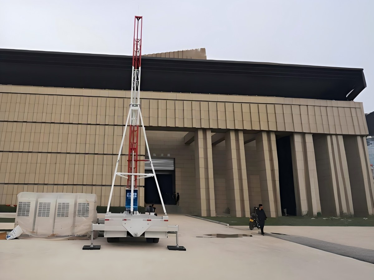 مشروع محلي: شبكة خلوية منخفضة التكلفة بطول 15 مترًا على عجلات (COW) خارج المسرح الكبير