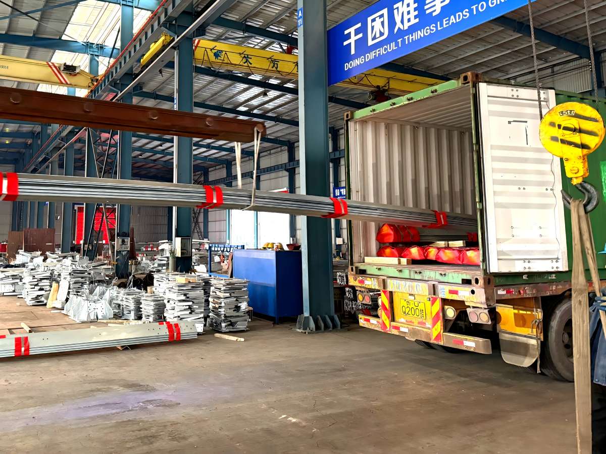 LOT-2: 60M, 80M, 100M, 120M Angle Steel Tower Shipment to United Arab Emirates